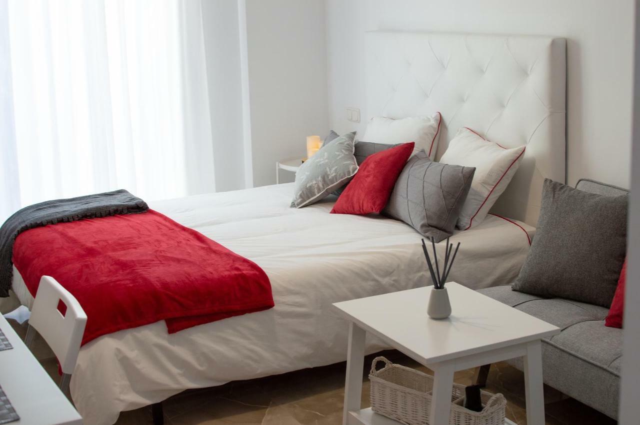 Apartamentos Oceanos Malaga Room photo