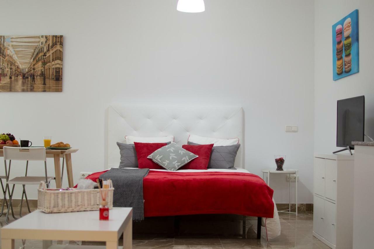 Apartamentos Oceanos Malaga Exterior photo